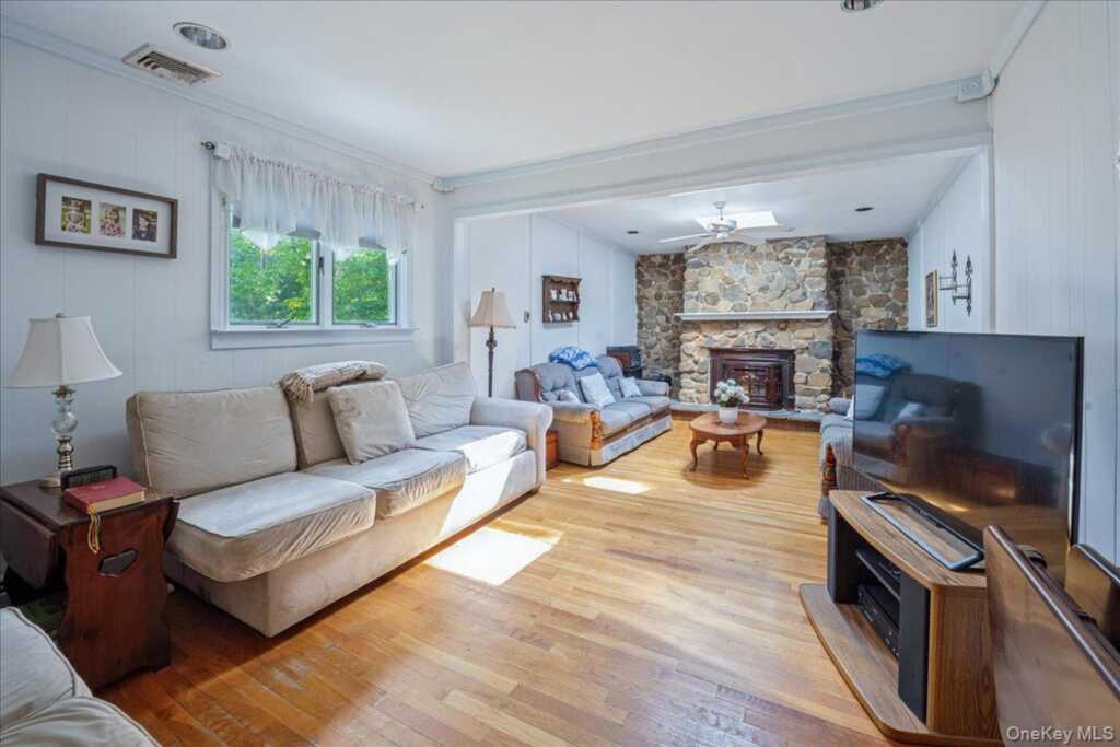 32 Carolina Drive, New City, NY 10956 - Photo 11 of 31