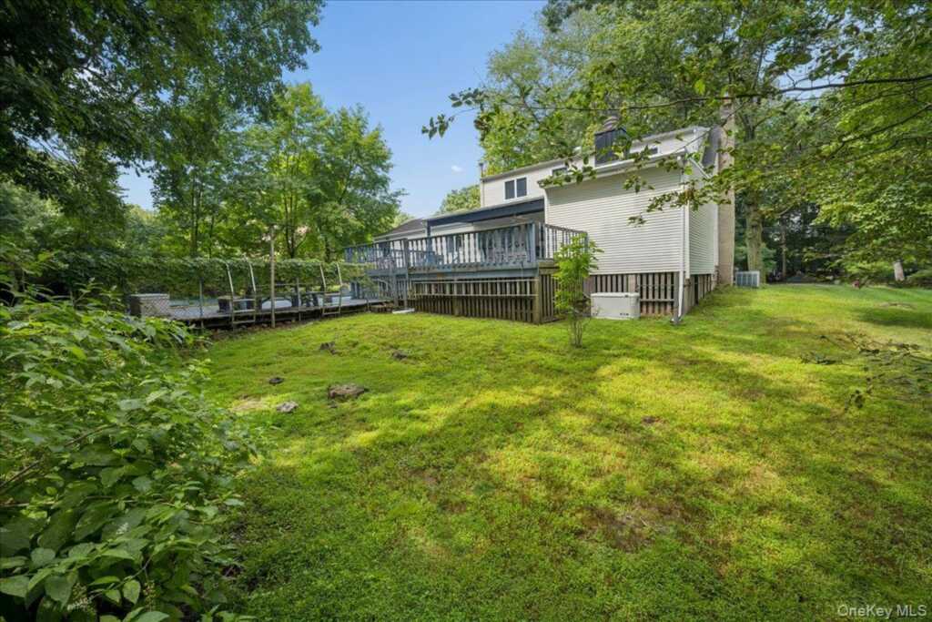 32 Carolina Drive, New City, NY 10956 - Photo 24 of 31