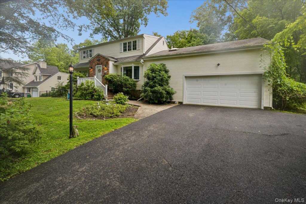 32 Carolina Drive, New City, NY 10956 - Photo 26 of 31