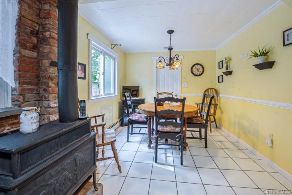 32 Carolina Drive, New City, NY 10956 - Photo 5 of 31