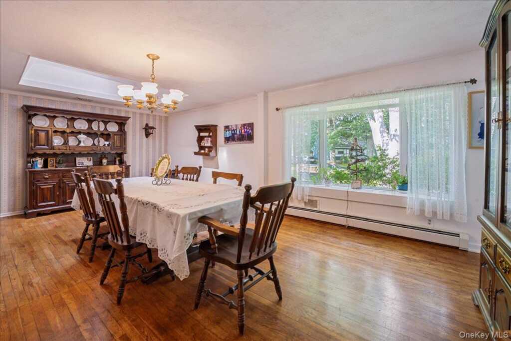 32 Carolina Drive, New City, NY 10956 - Photo 7 of 31