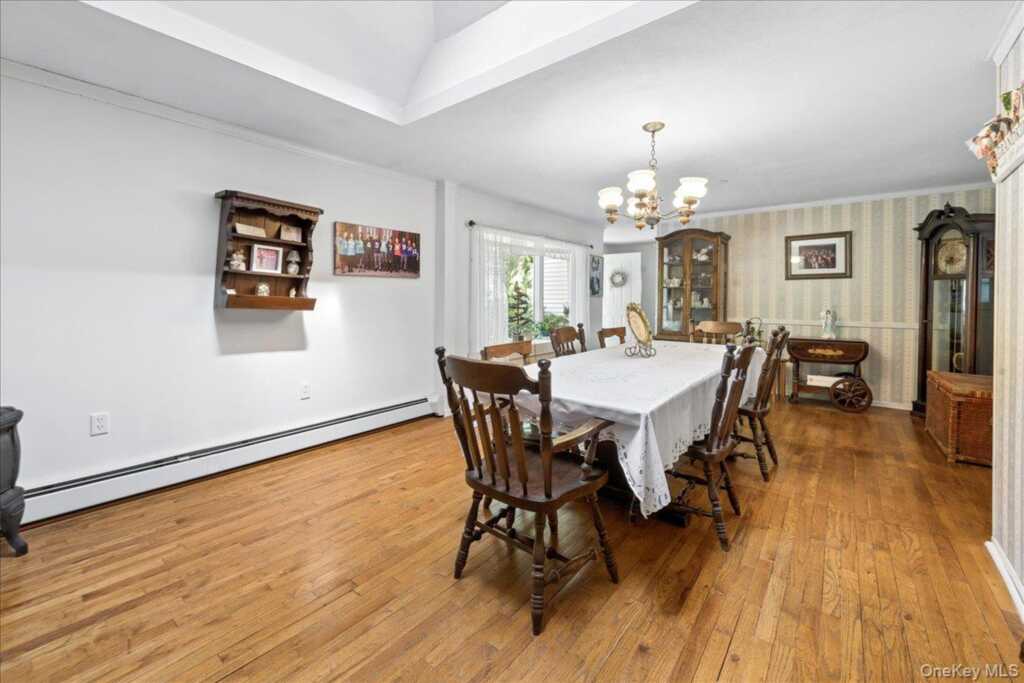 32 Carolina Drive, New City, NY 10956 - Photo 8 of 31