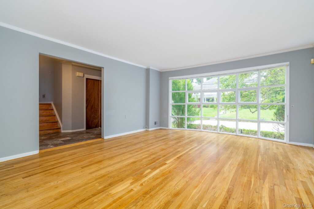 67 Malvern Lane, New Rochelle, NY 10583 - Photo 4 of 23