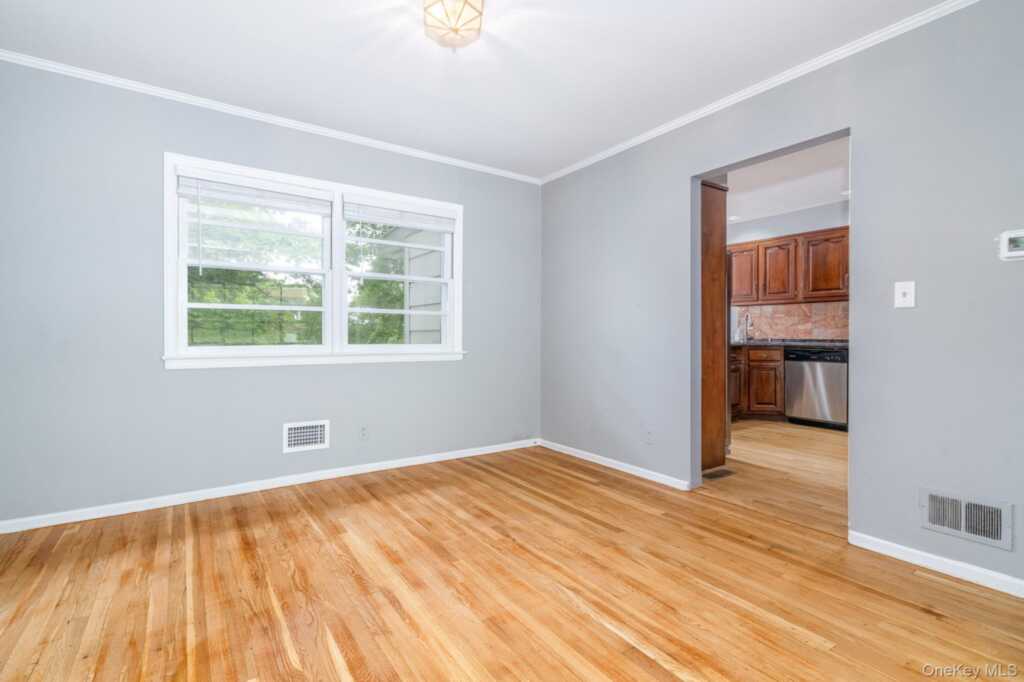 67 Malvern Lane, New Rochelle, NY 10583 - Photo 6 of 23