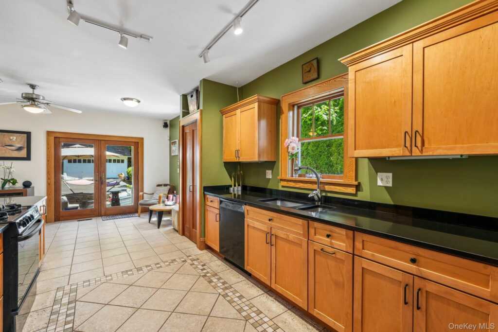 281 Piermont Avenue, Nyack, NY 10960 - Photo 16 of 49
