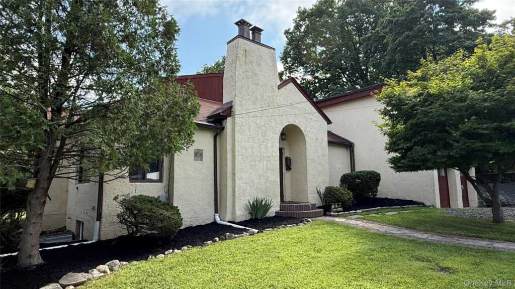 1 Sunset Drive, Suffern, NY 10901