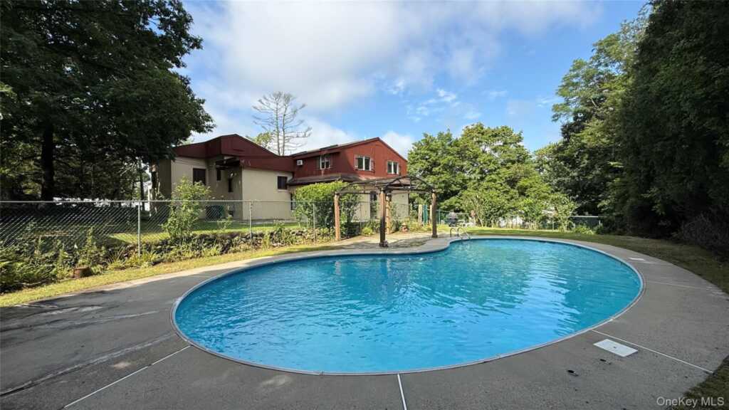 1 Sunset Drive, Suffern, NY 10901 - Photo 3 of 40