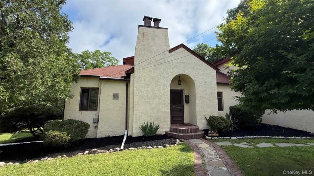 1 Sunset Drive, Suffern, NY 10901 - Photo 4 of 40
