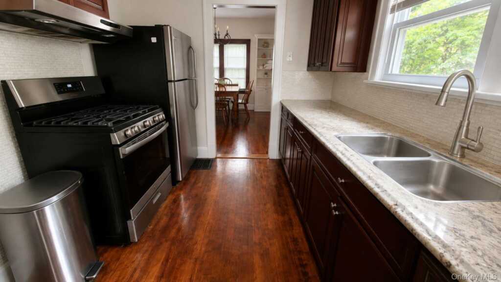 32 S Boulevard, Nyack, NY 10960 - Photo 5 of 16