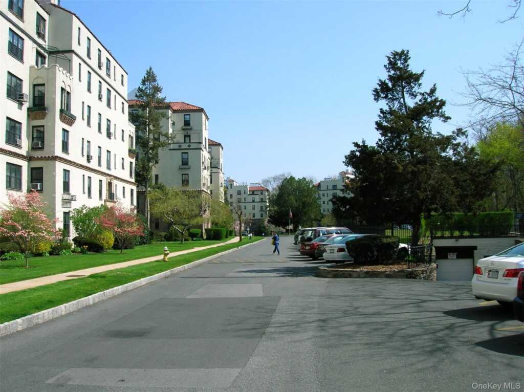 1273 North Avenue, Unit #Ent #1, Apt. 6F, New Rochelle, NY 10804