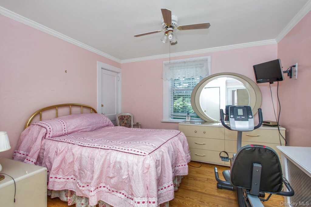 95 Homestead Place, New Rochelle, NY 10801 - Photo 19 of 33