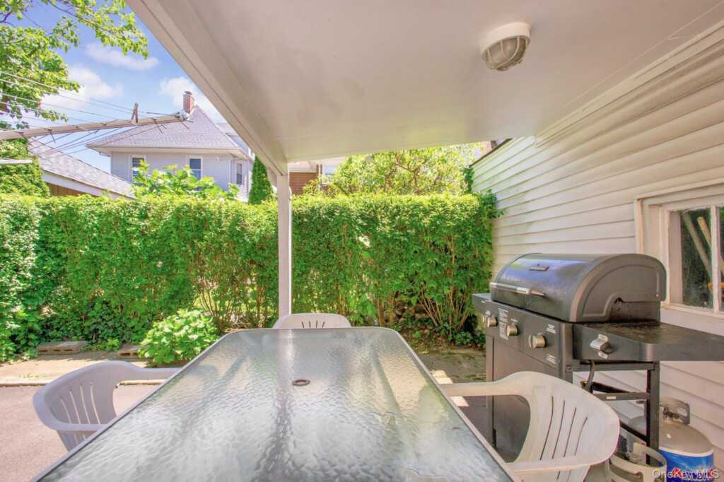 95 Homestead Place, New Rochelle, NY 10801 - Photo 23 of 33