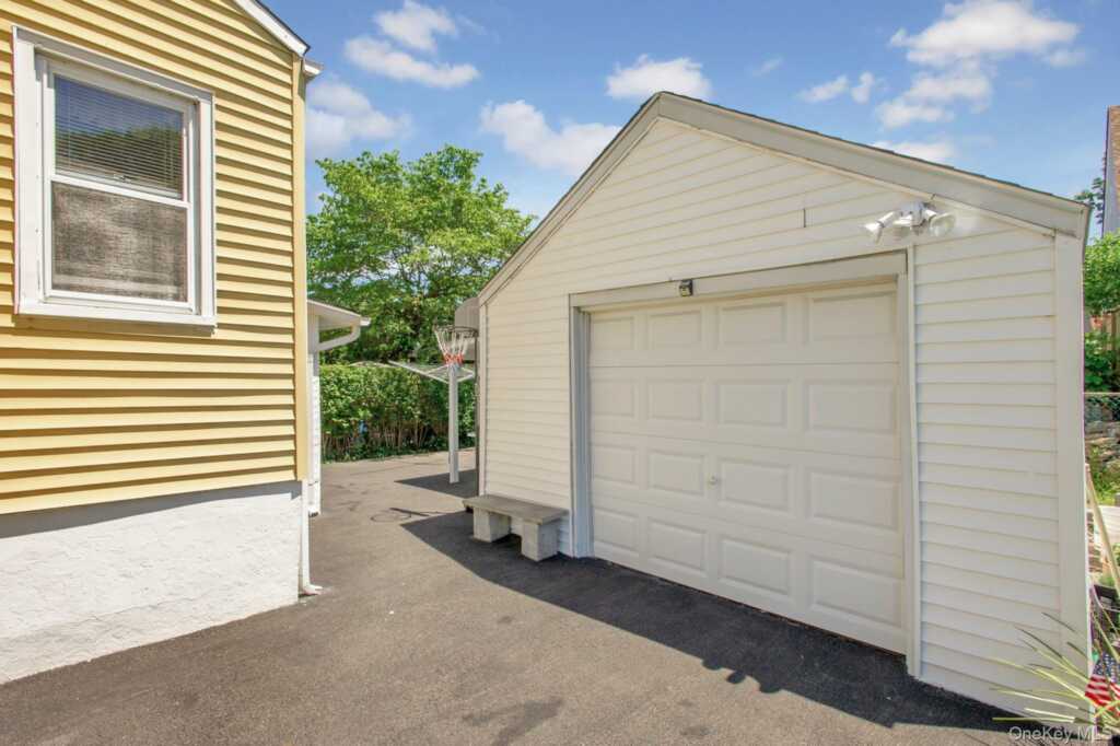 95 Homestead Place, New Rochelle, NY 10801 - Photo 24 of 33