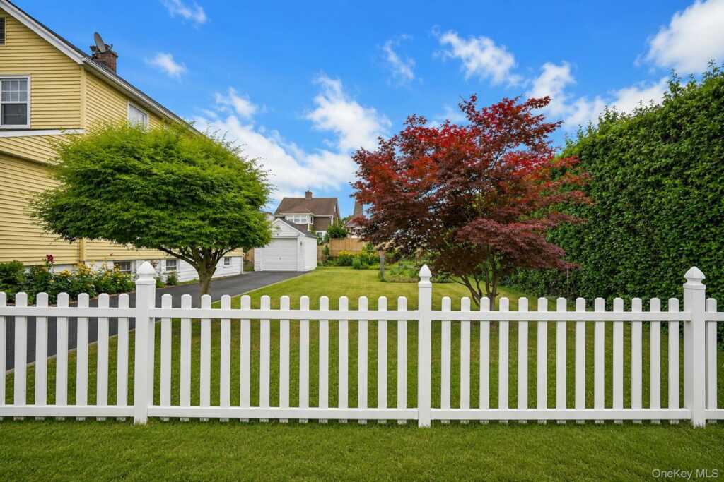 95 Homestead Place, New Rochelle, NY 10801 - Photo 31 of 33