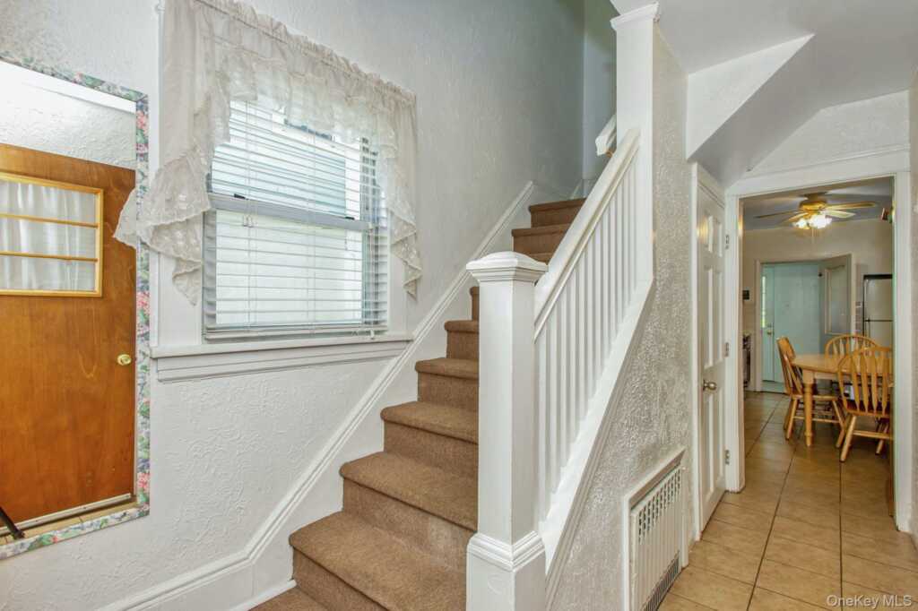 95 Homestead Place, New Rochelle, NY 10801 - Photo 4 of 33