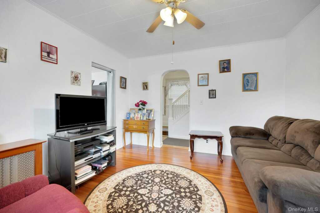 95 Homestead Place, New Rochelle, NY 10801 - Photo 7 of 33