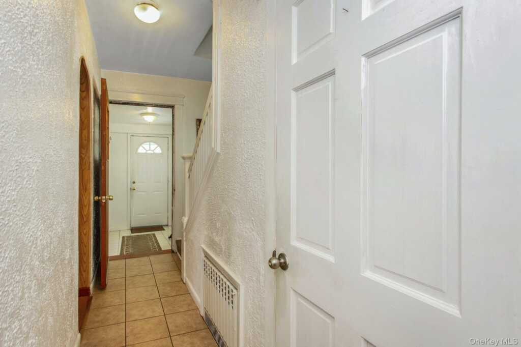 95 Homestead Place, New Rochelle, NY 10801 - Photo 8 of 33