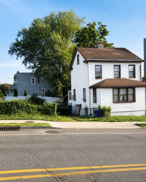 111 Lincoln Avenue, New Rochelle, NY 10801 - Photo 2 of 5