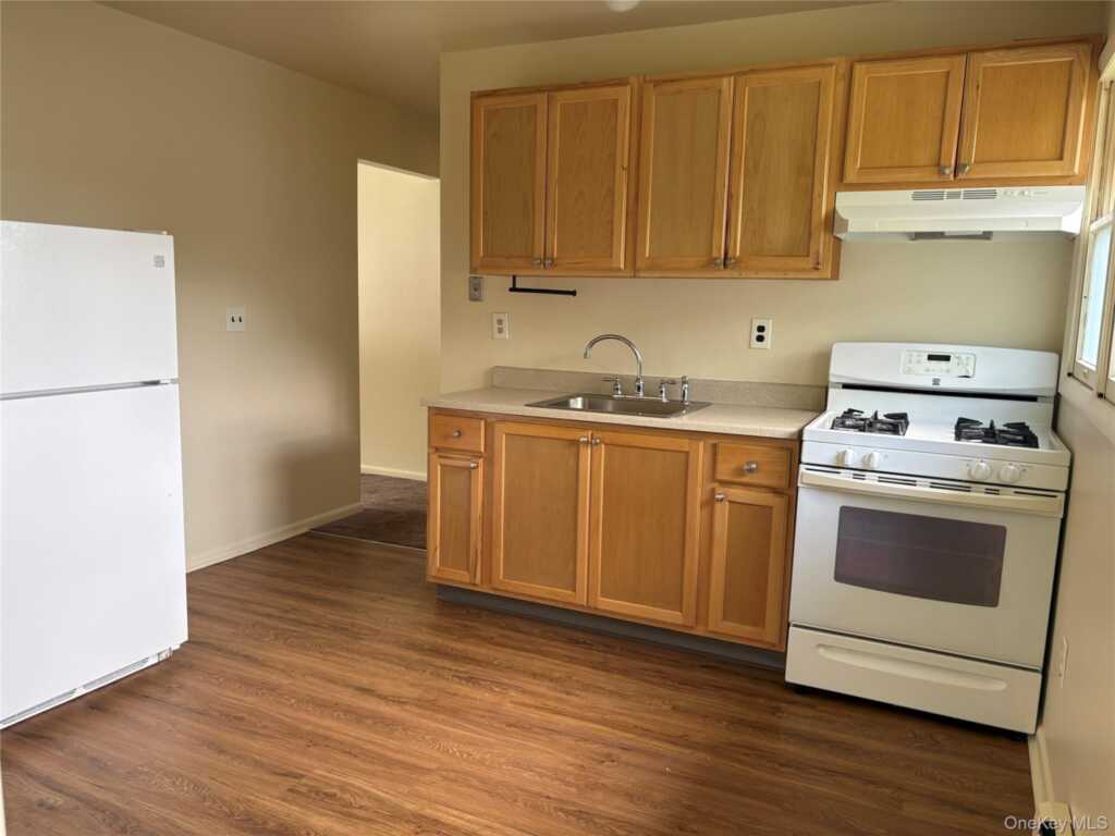 193 Central Highway, Unit #2B, Stony Point, NY 10980 - Photo 3 of 6