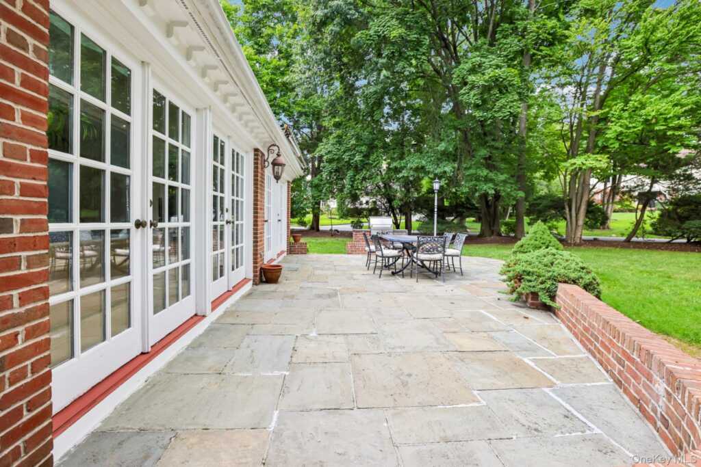 90 Greenhaven Road, Rye, NY 10580 - Photo 12 of 50