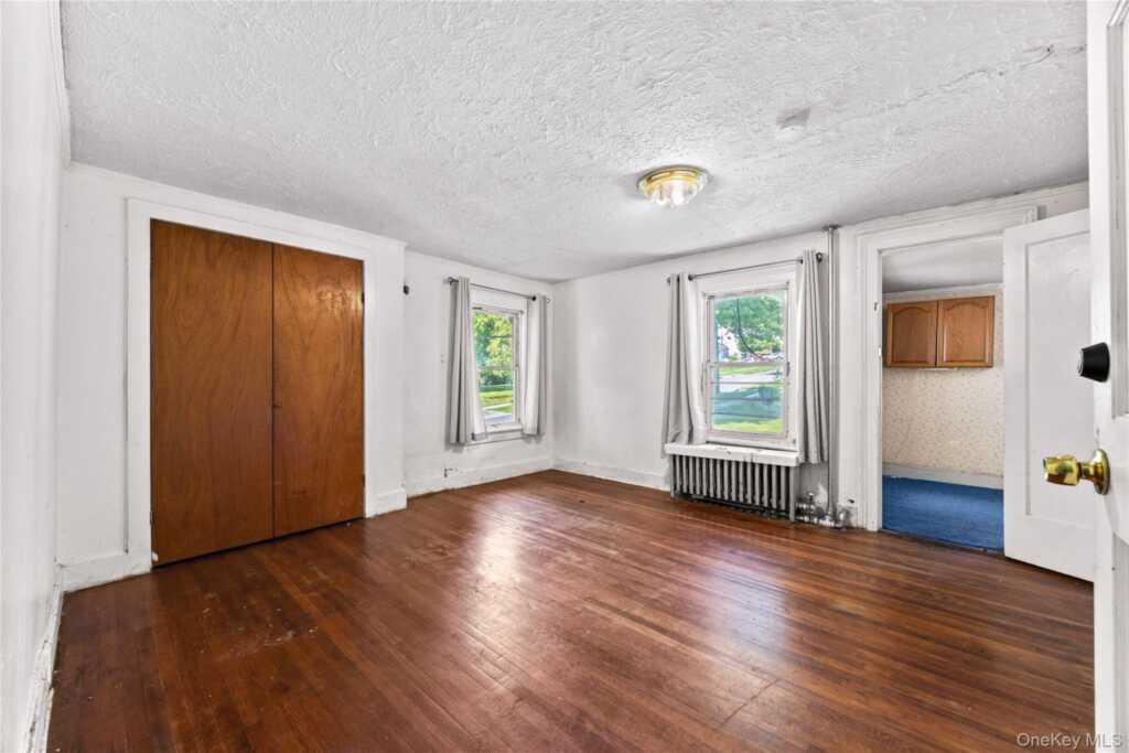 17 Midland Avenue, White Plains, NY 10606 - Photo 11 of 32