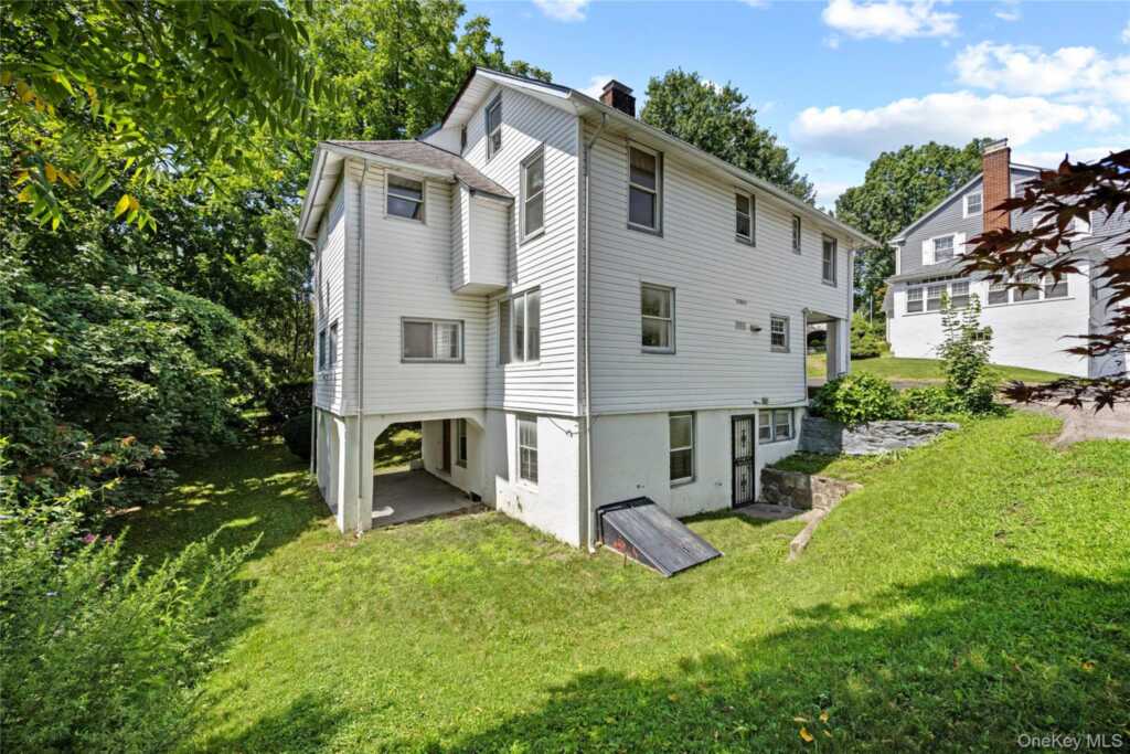 17 Midland Avenue, White Plains, NY 10606 - Photo 2 of 32