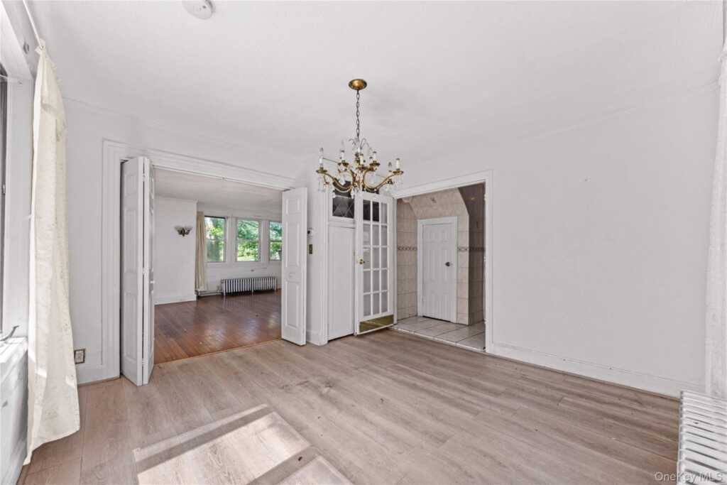 17 Midland Avenue, White Plains, NY 10606 - Photo 6 of 32
