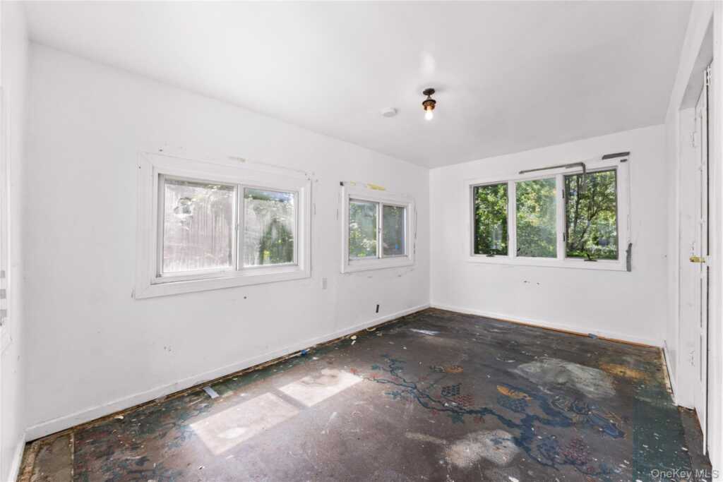 17 Midland Avenue, White Plains, NY 10606 - Photo 9 of 32