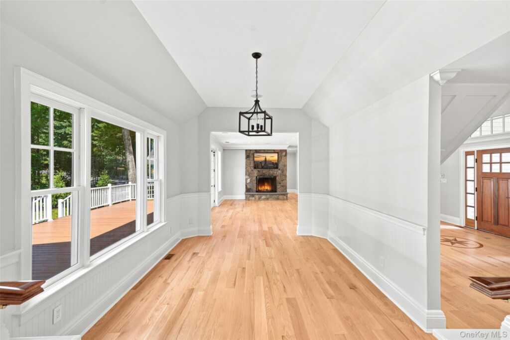 38 Lincoln Avenue, Rye, NY 10573 - Photo 10 of 37