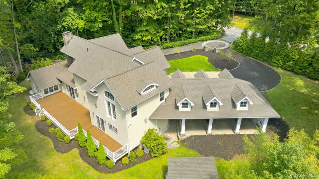 38 Lincoln Avenue, Rye, NY 10573 - Photo 4 of 37