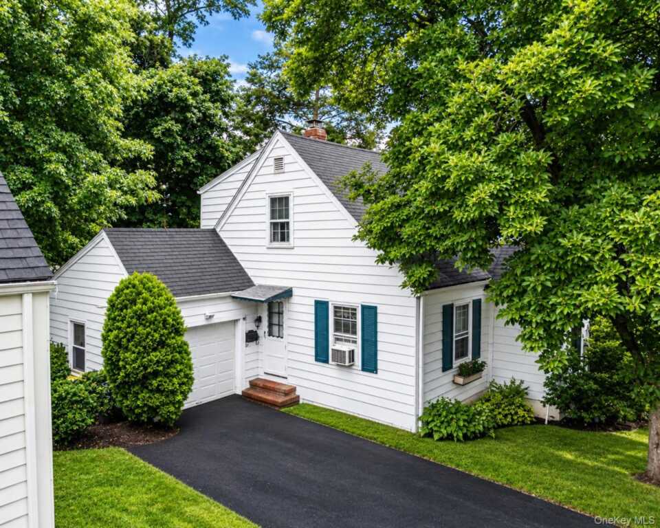 24 Maywood Avenue, Rye, NY 10573 - Photo 2 of 20