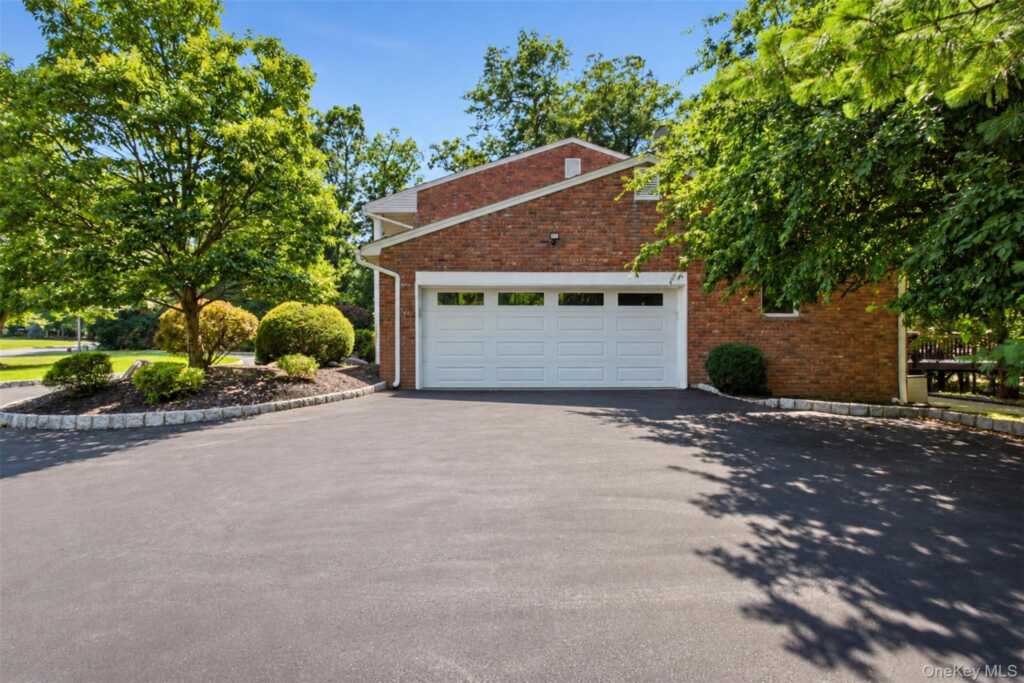 391 Pleasant Hill Drive, New City, NY 10956 - Photo 35 of 39