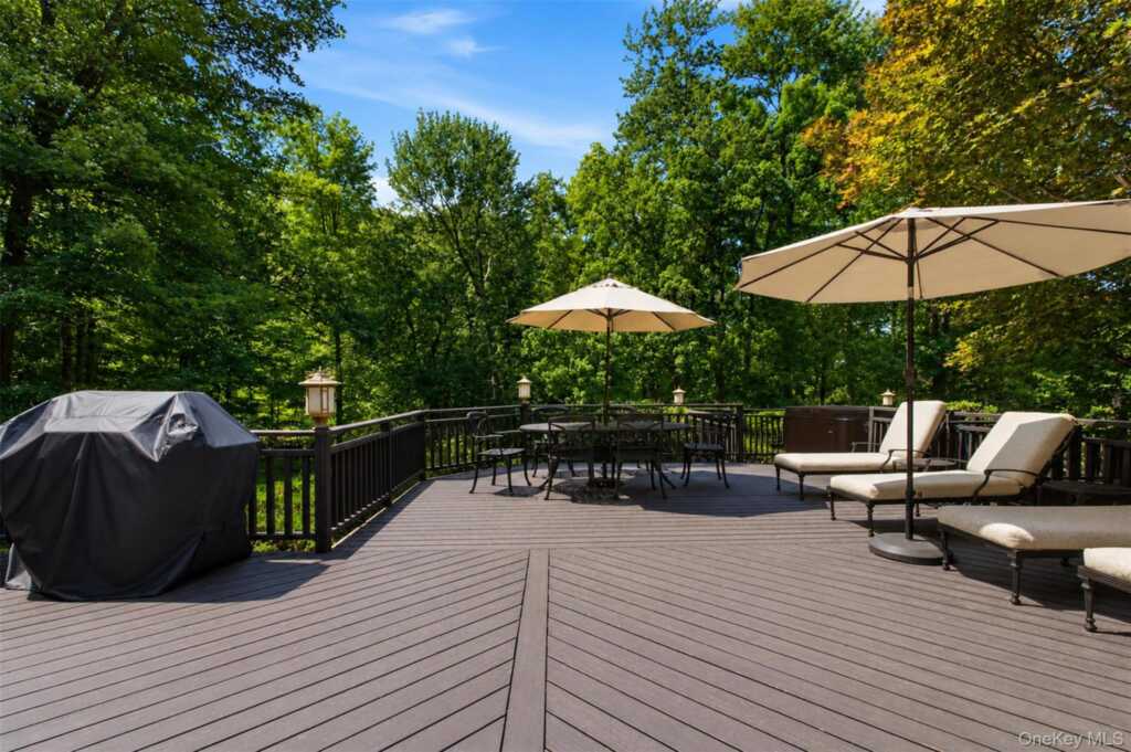 391 Pleasant Hill Drive, New City, NY 10956 - Photo 5 of 39