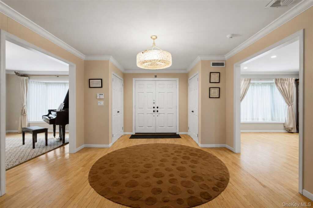 391 Pleasant Hill Drive, New City, NY 10956 - Photo 9 of 39