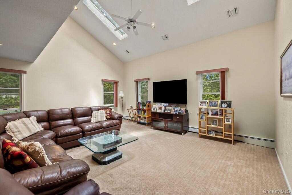 10 Ash Court, New City, NY 10956 - Photo 14 of 42
