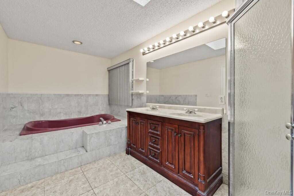 10 Ash Court, New City, NY 10956 - Photo 29 of 42