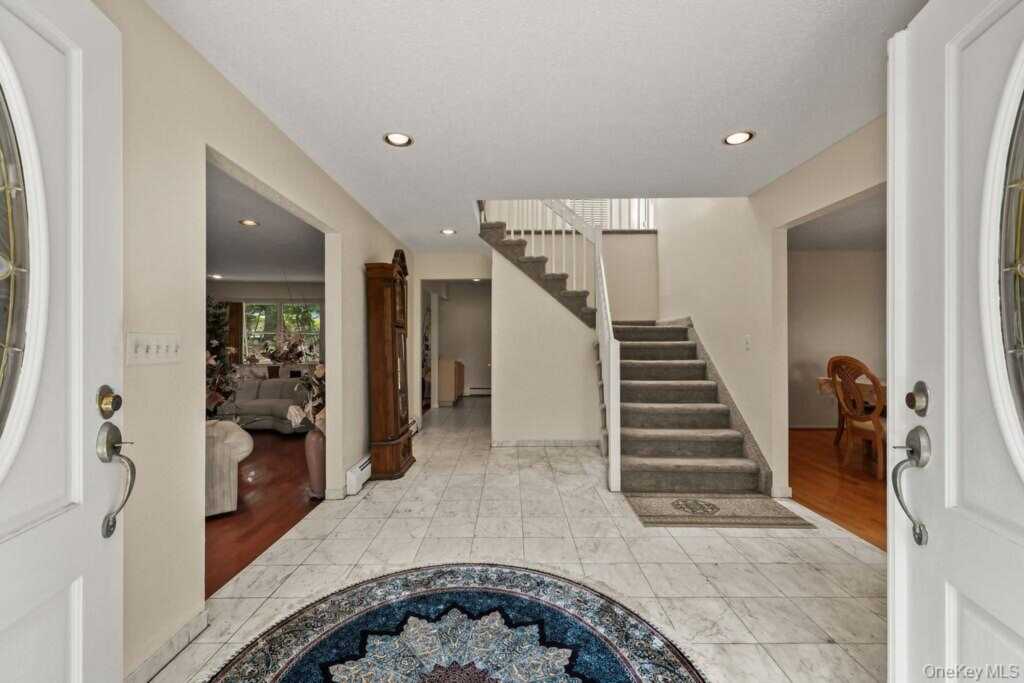 10 Ash Court, New City, NY 10956 - Photo 3 of 42