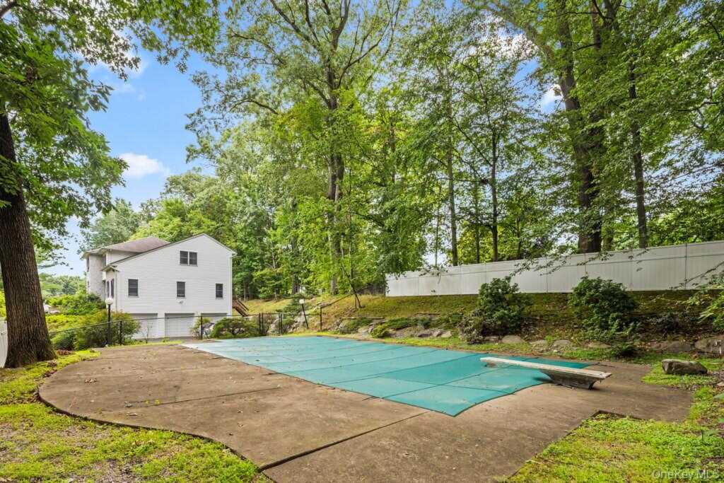 10 Ash Court, New City, NY 10956 - Photo 37 of 42