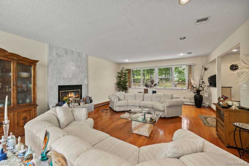 10 Ash Court, New City, NY 10956 - Photo 5 of 42