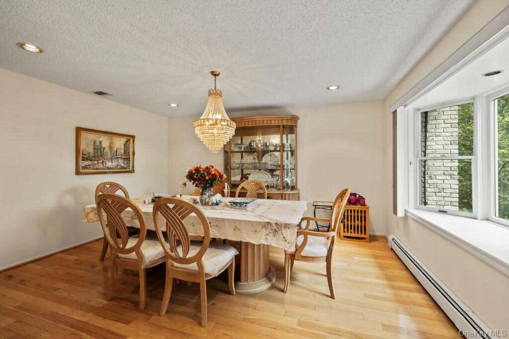 10 Ash Court, New City, NY 10956 - Photo 7 of 42