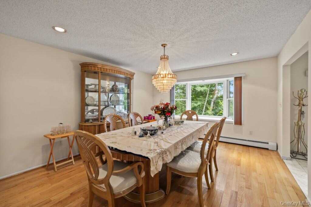 10 Ash Court, New City, NY 10956 - Photo 8 of 42