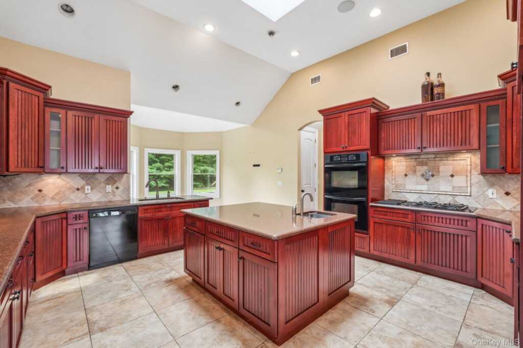 55 Strawtown Road, New City, NY 10956 - Photo 10 of 50