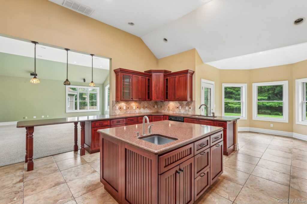 55 Strawtown Road, New City, NY 10956 - Photo 12 of 50