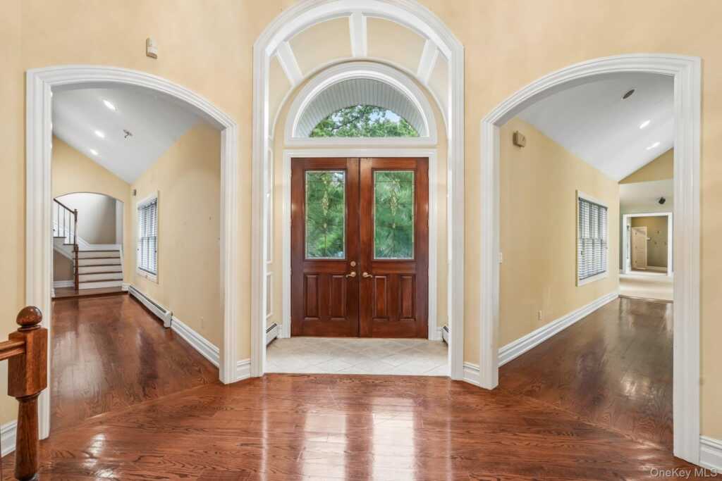 55 Strawtown Road, New City, NY 10956 - Photo 3 of 50