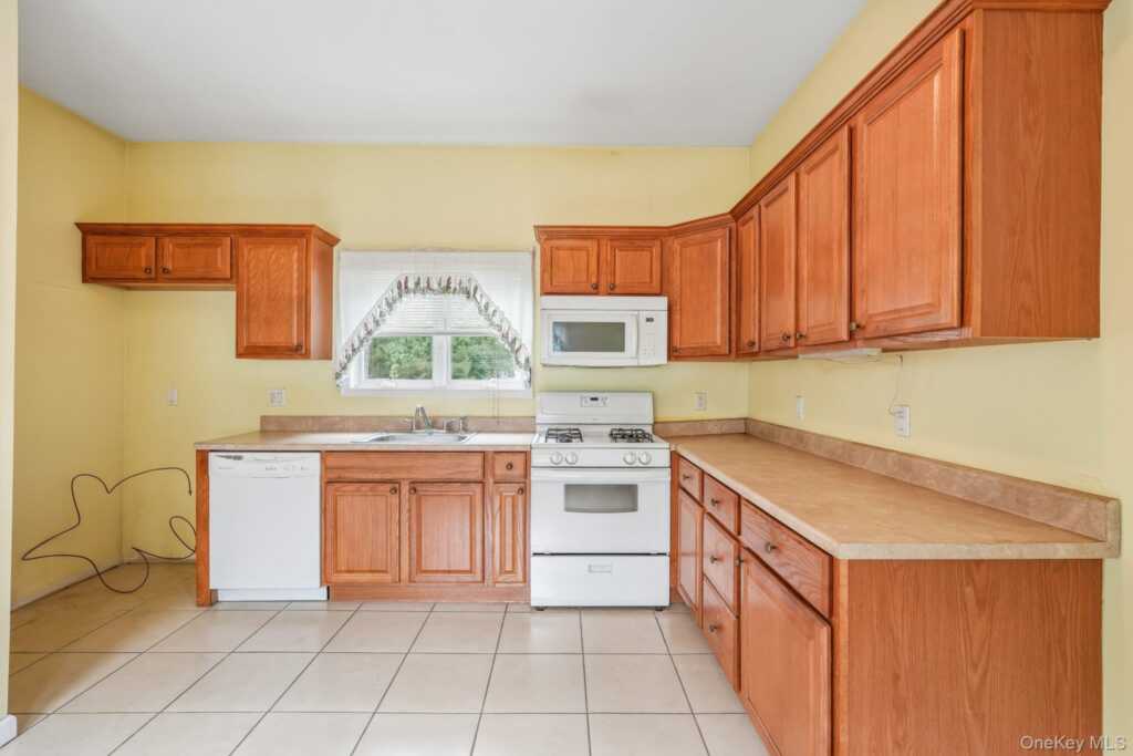 55 Strawtown Road, New City, NY 10956 - Photo 41 of 50