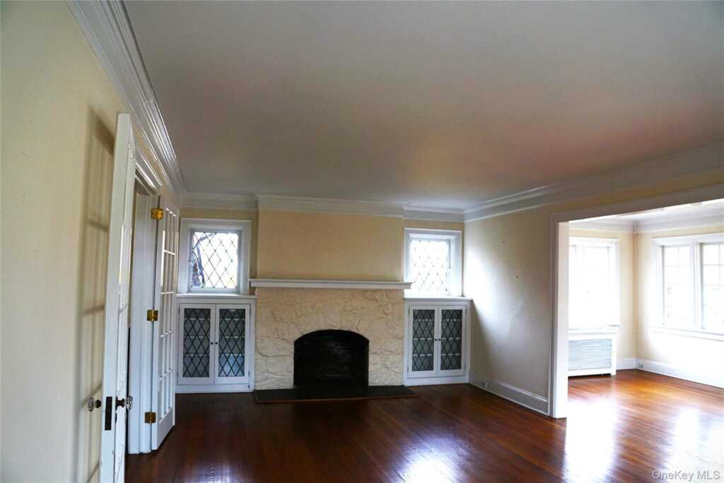 16 Bon Air Avenue, New Rochelle, NY 10804 - Photo 5 of 25