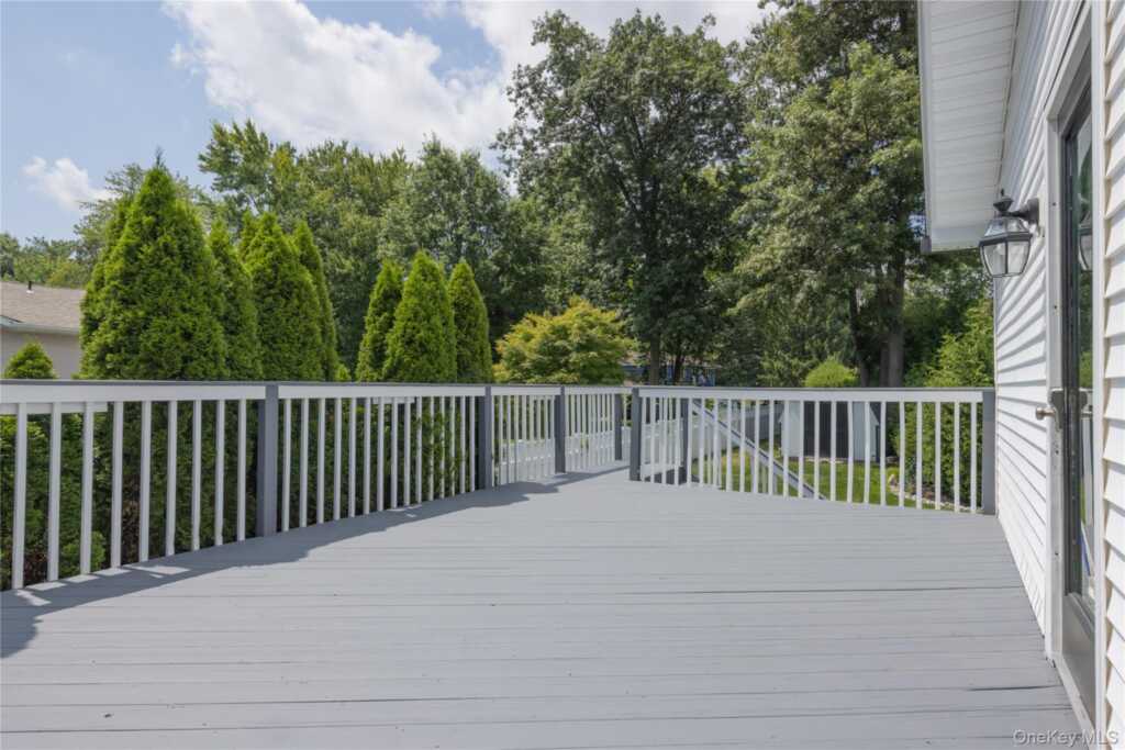 395 Ehrhardt Road, Pearl River, NY 10965 - Photo 24 of 34