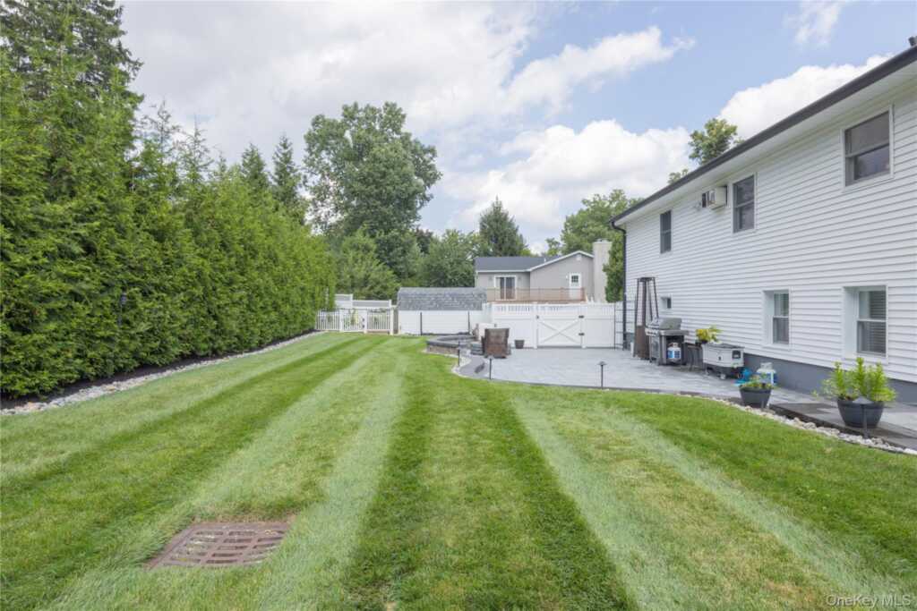 395 Ehrhardt Road, Pearl River, NY 10965 - Photo 28 of 34