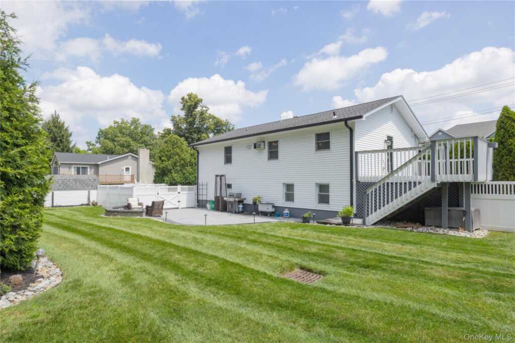395 Ehrhardt Road, Pearl River, NY 10965 - Photo 29 of 34