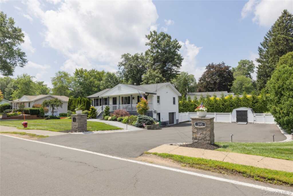 395 Ehrhardt Road, Pearl River, NY 10965 - Photo 3 of 34